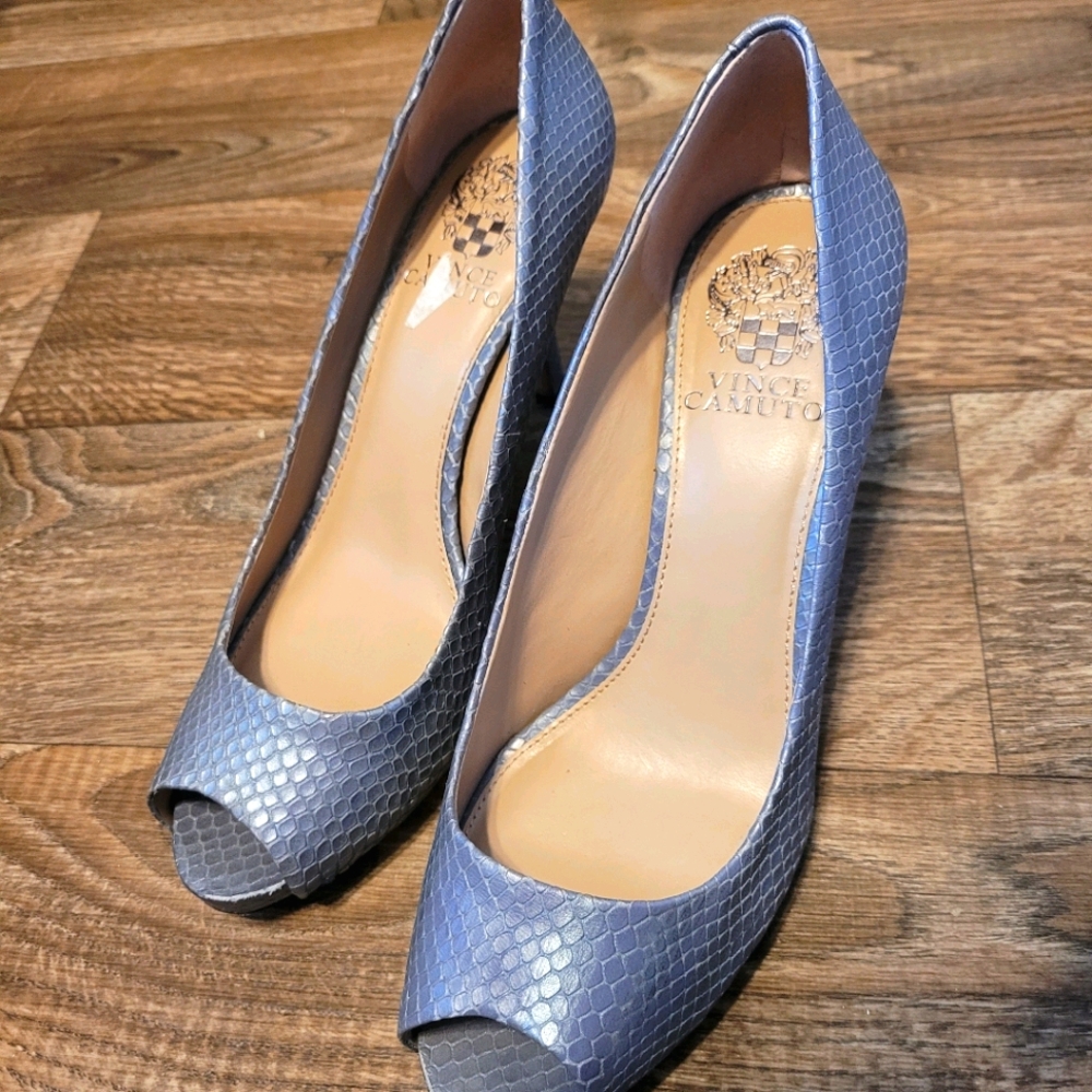 Vince Camuto Textured Blue Peep Toe Heels